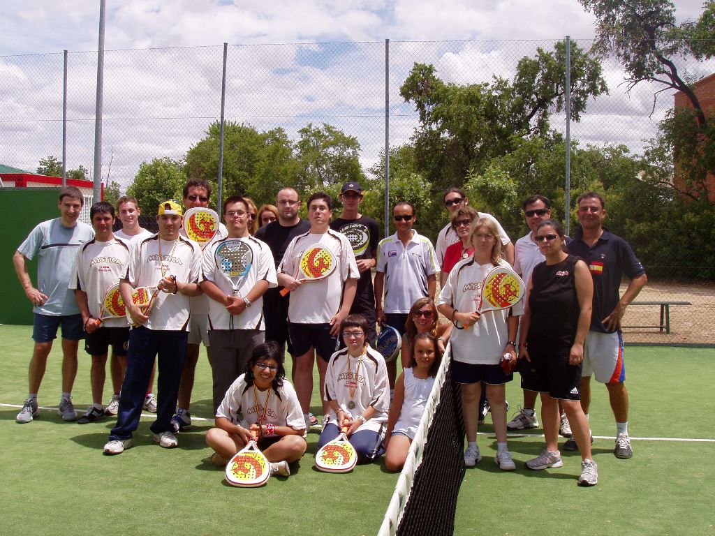 Real Sociedad Hipica de Valladolid y la escuela de padel de Aviva